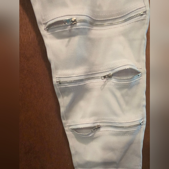 Aiweiyi White Skinny Jeans/leggins with Zipper Details Sz13 NWT - Picture 3 of 8